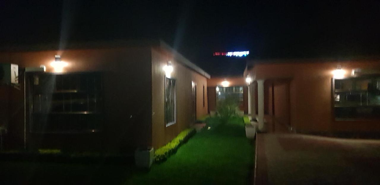 Mathlyn Guest House Francistown Dış mekan fotoğraf
