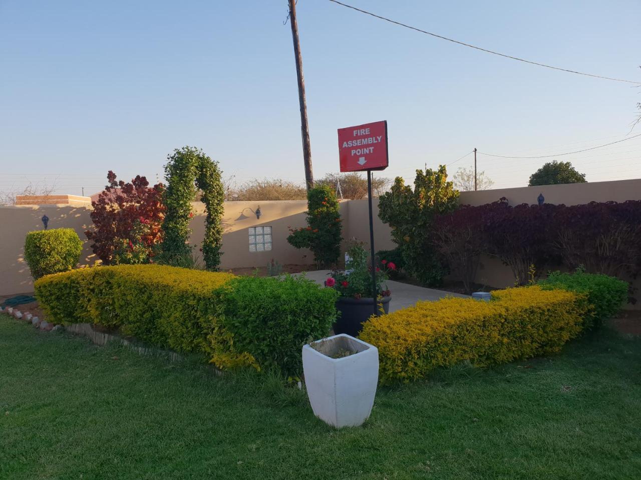 Mathlyn Guest House Francistown Dış mekan fotoğraf